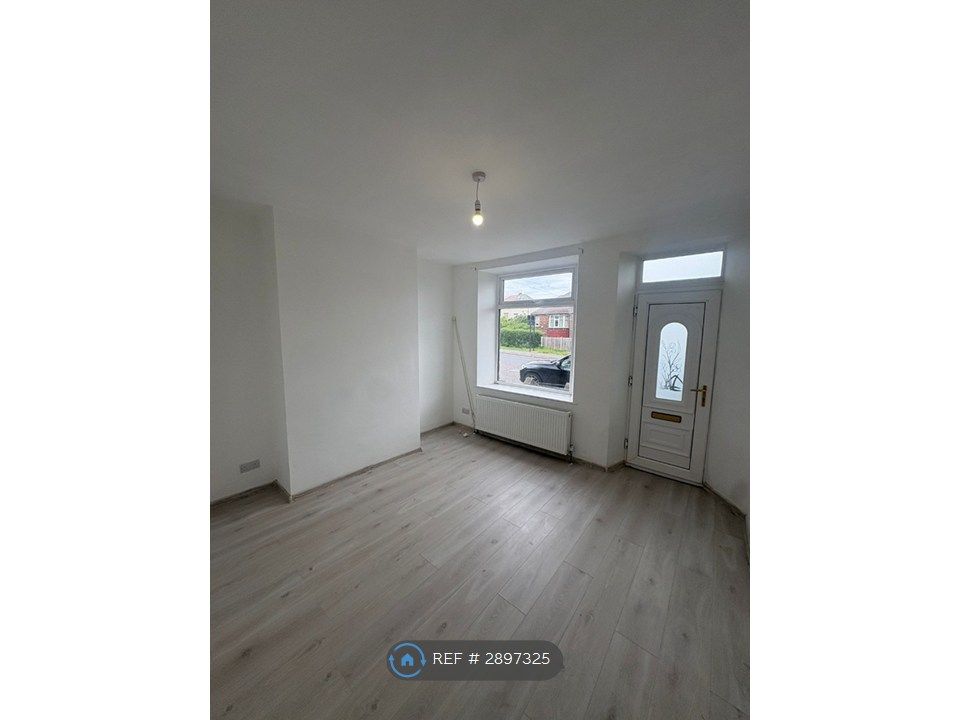 Property photo 2 of 34