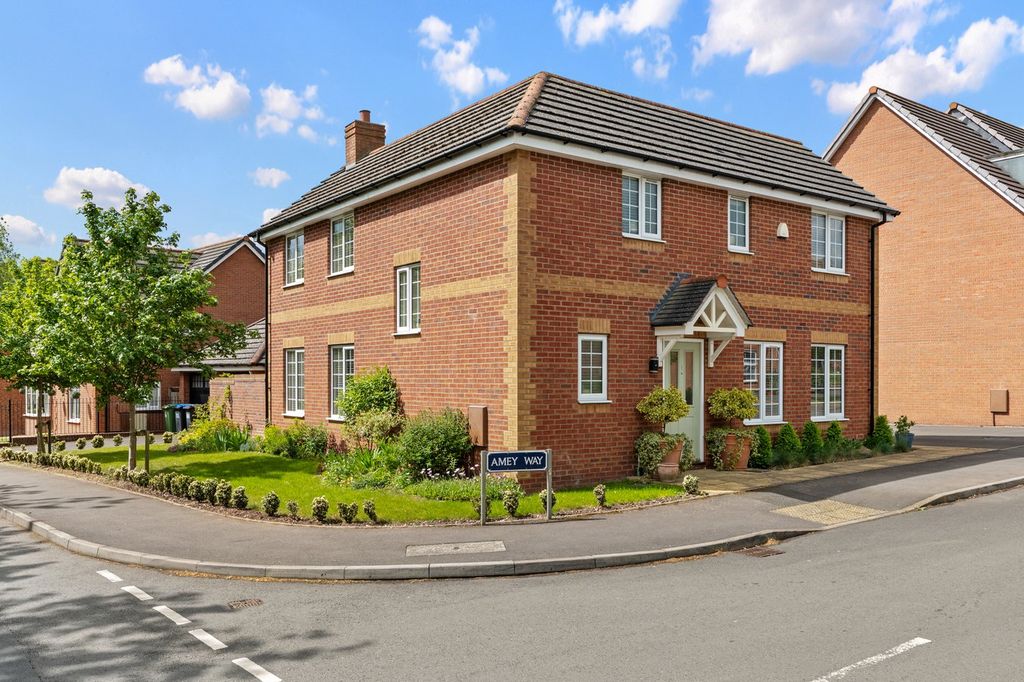 Property photo 1 of 34