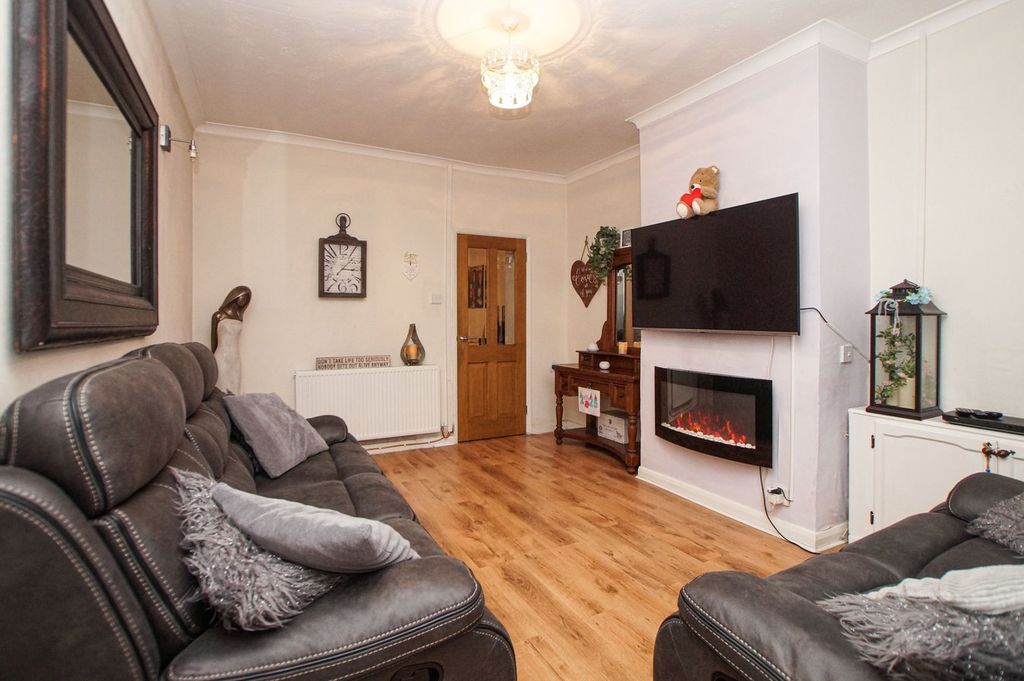 Property photo 3 of 16 Lounge Area