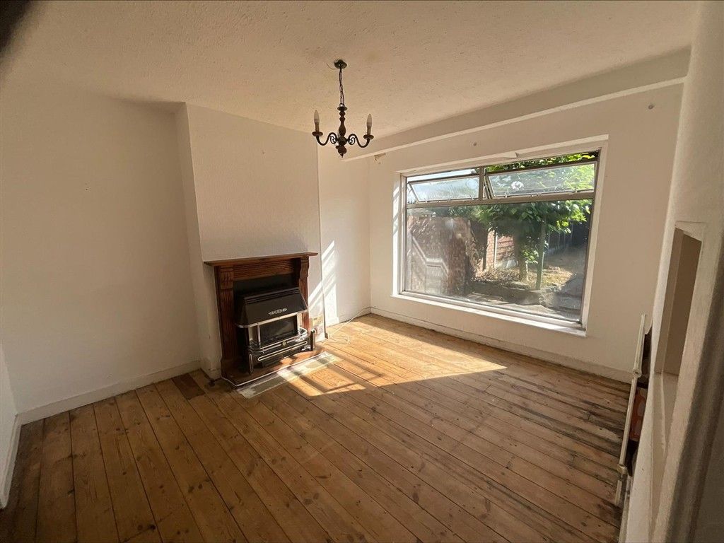 Property photo 2 of 13 Dining Room