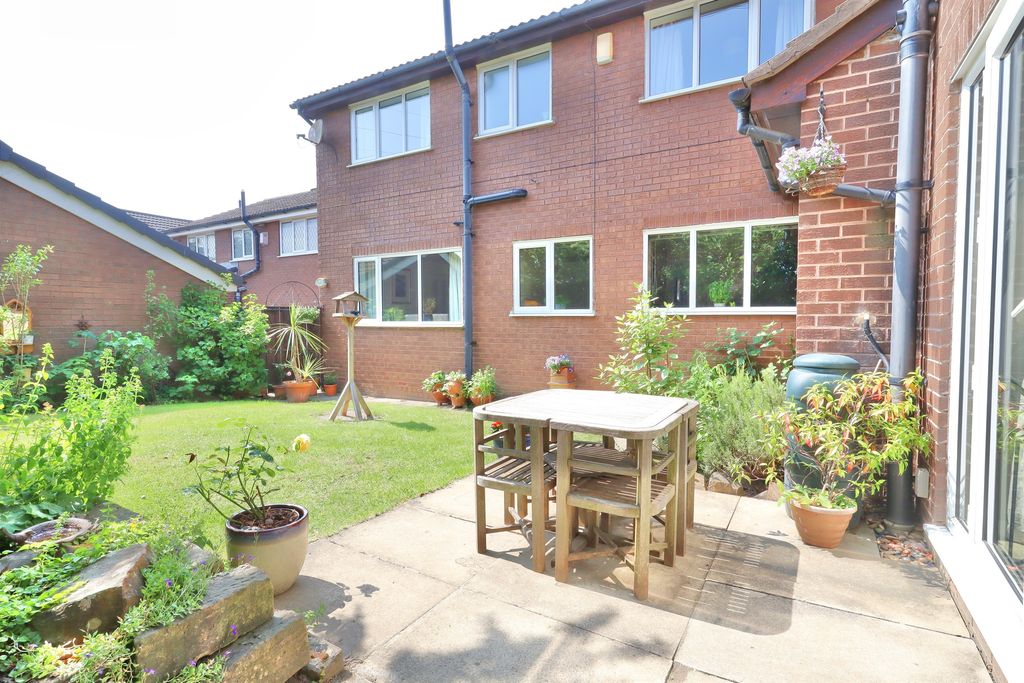 Property photo 2 of 17