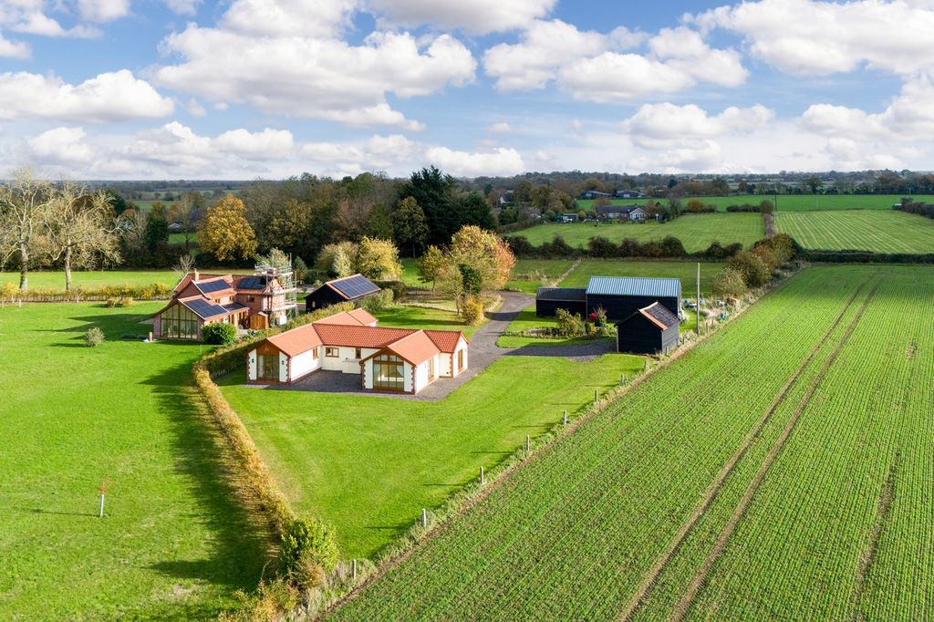 Property photo 2 of 24