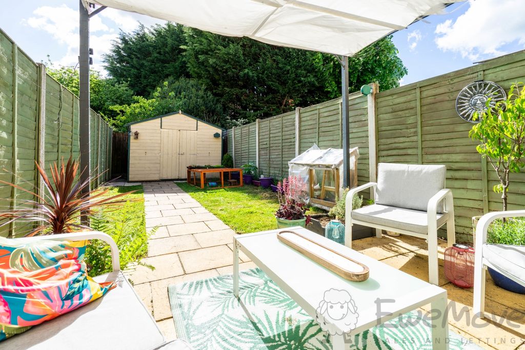 Property photo 3 of 12 Garden