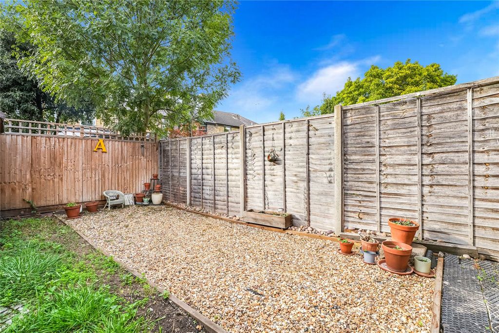 Property photo 3 of 11 Picture No. 01