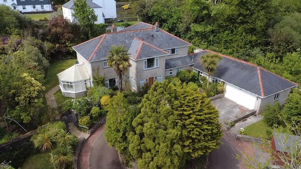Property photo 1 of 33