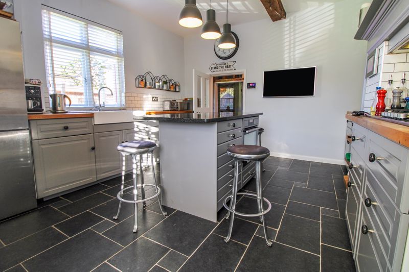 Property photo 2 of 33 Kitchen/Breakfast Room