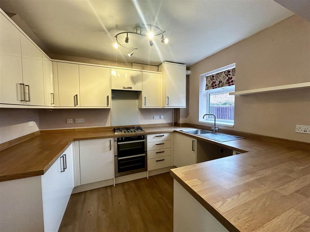 Property photo 3 of 20 Kitchen.Jpeg