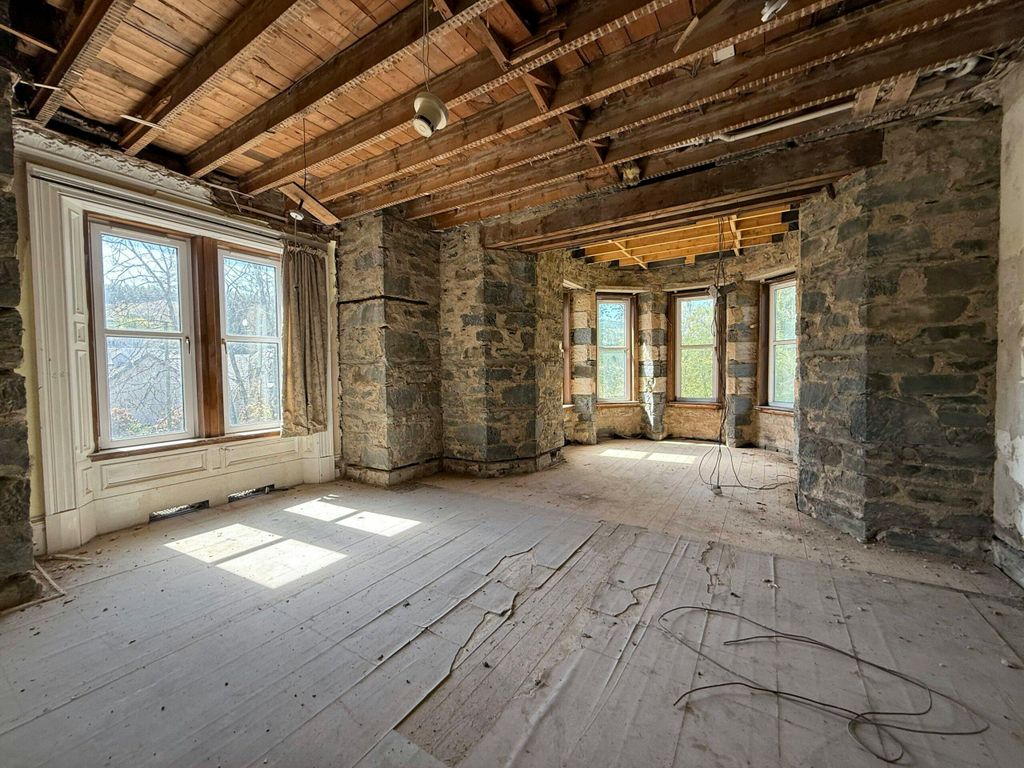 Property photo 2 of 9 Image 2