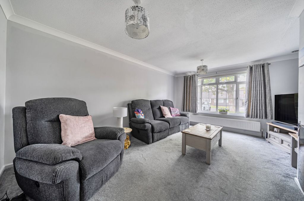 Property photo 2 of 20