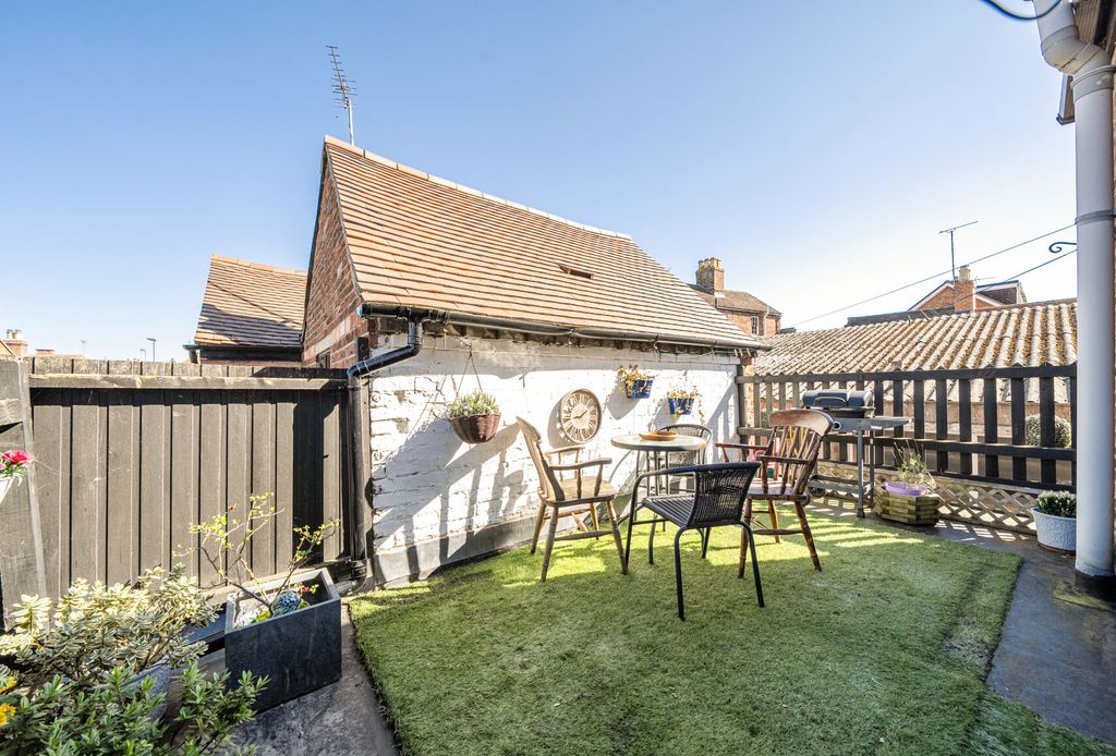 Property photo 1 of 12 1431054-7-69Bac40...