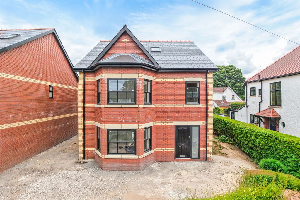 Property photo 2 of 12