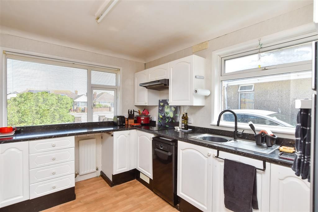 Property photo 3 of 8 Kitchen