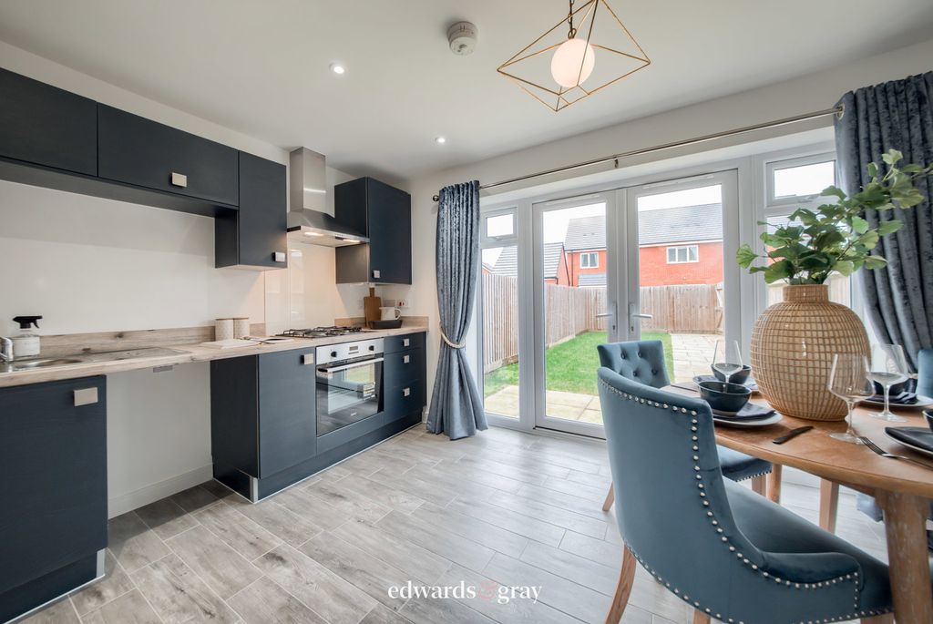 Property photo 2 of 17