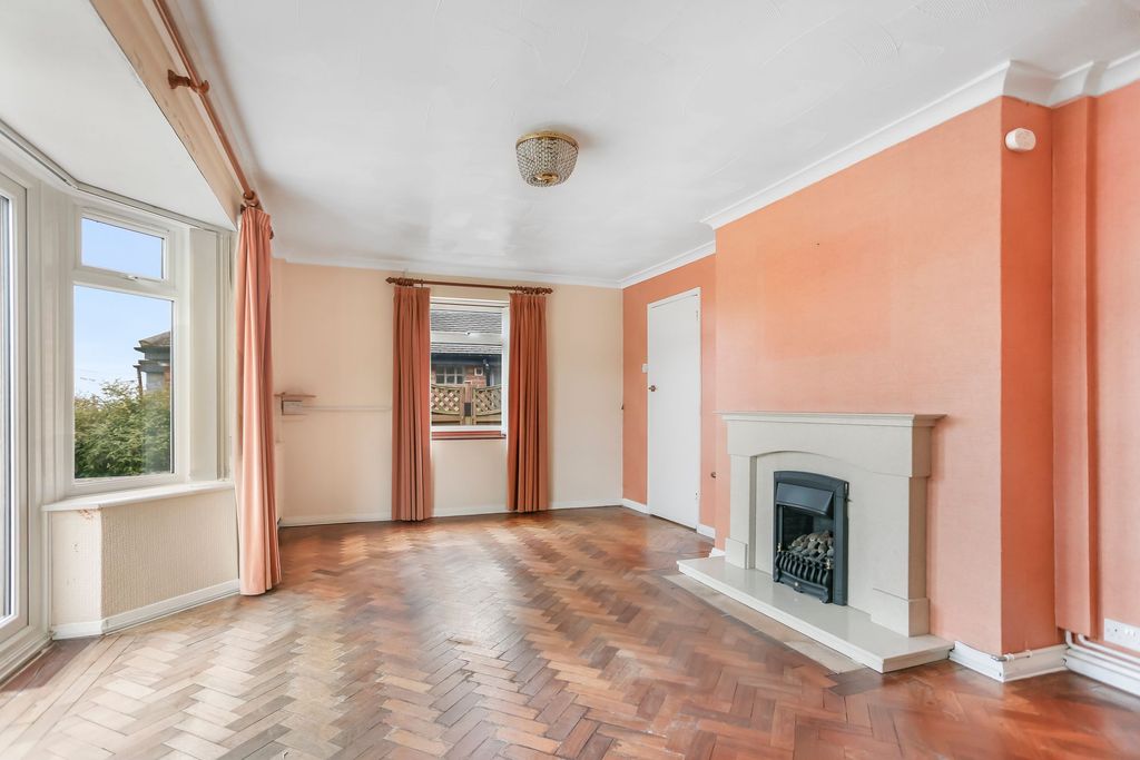 Property photo 2 of 22