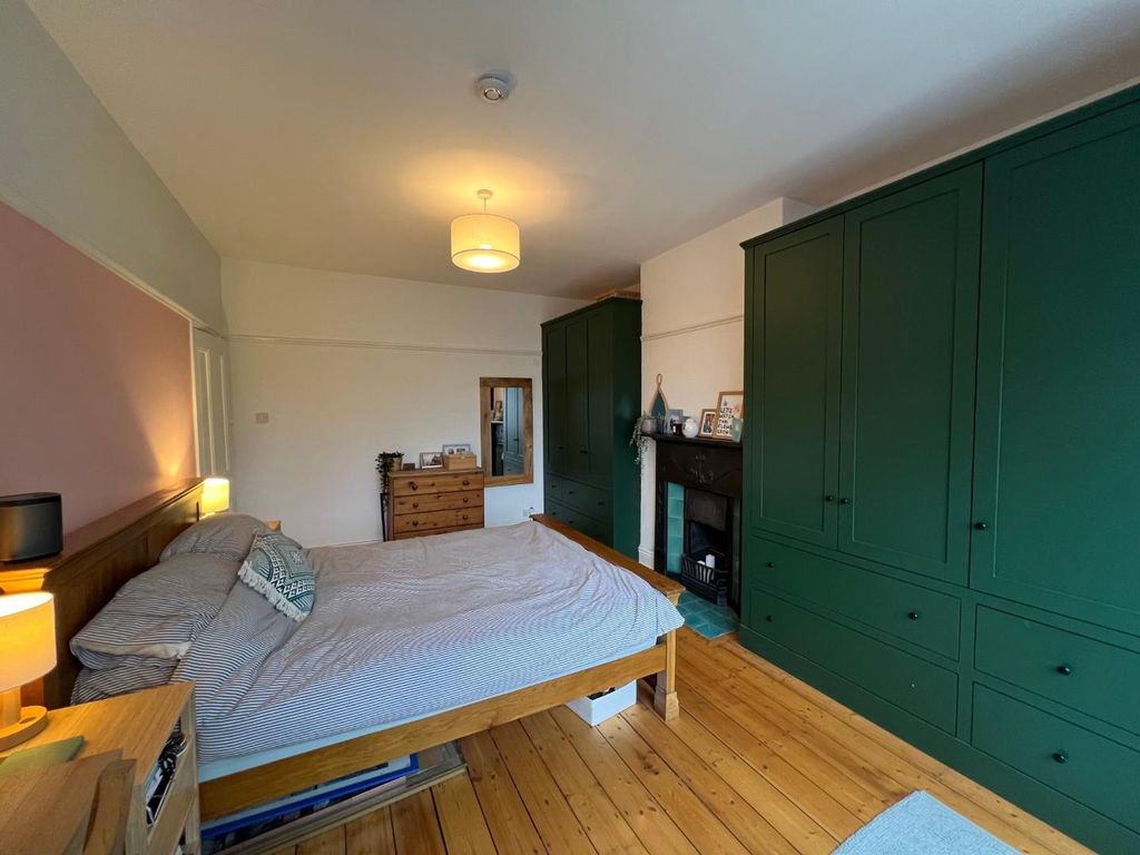 Property photo 3 of 54