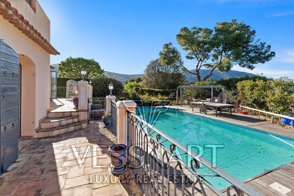 Property photo 2 of 13