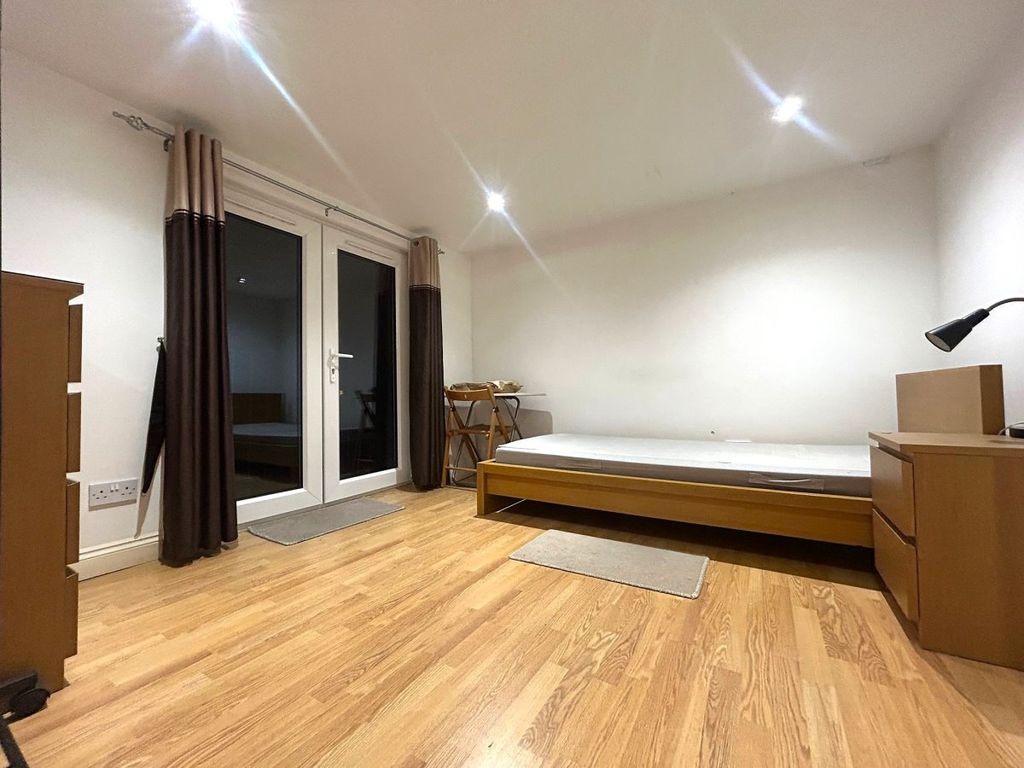 Property photo 1 of 4