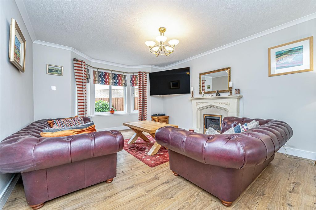 Property photo 3 of 25 Untitled (3 Of 1).Jpg