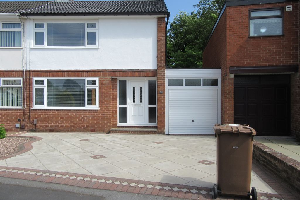 Property photo 1 of 32