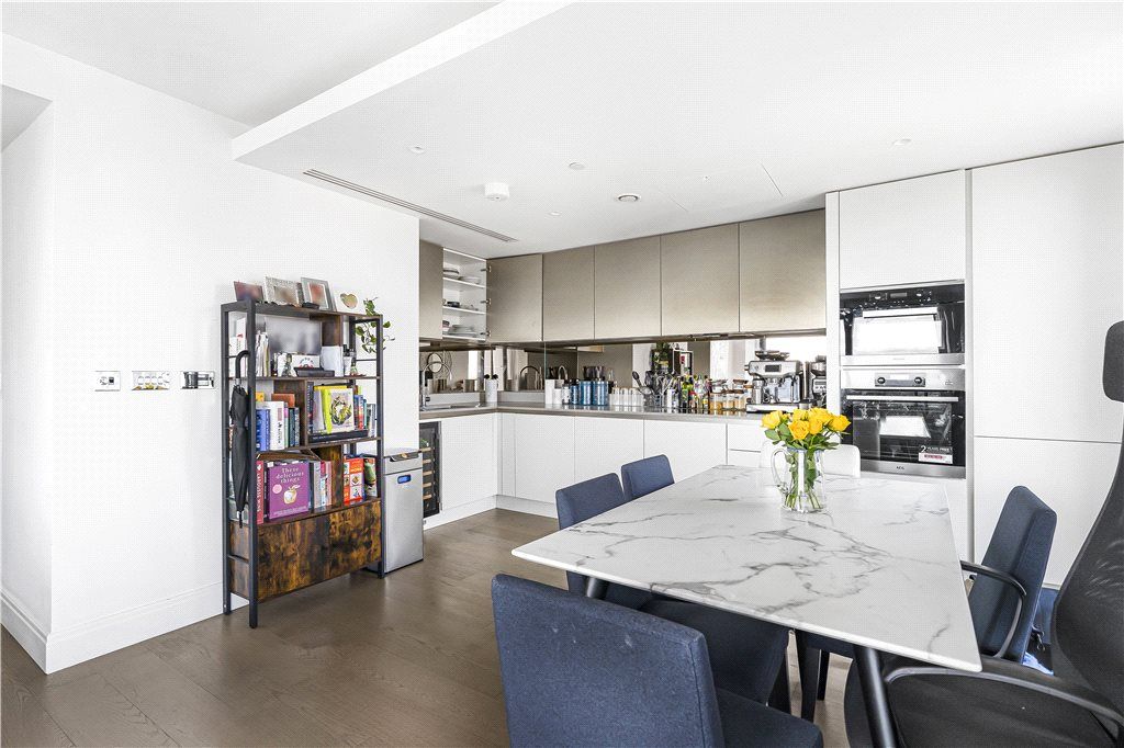 Property photo 2 of 21 Reception/Kitchen