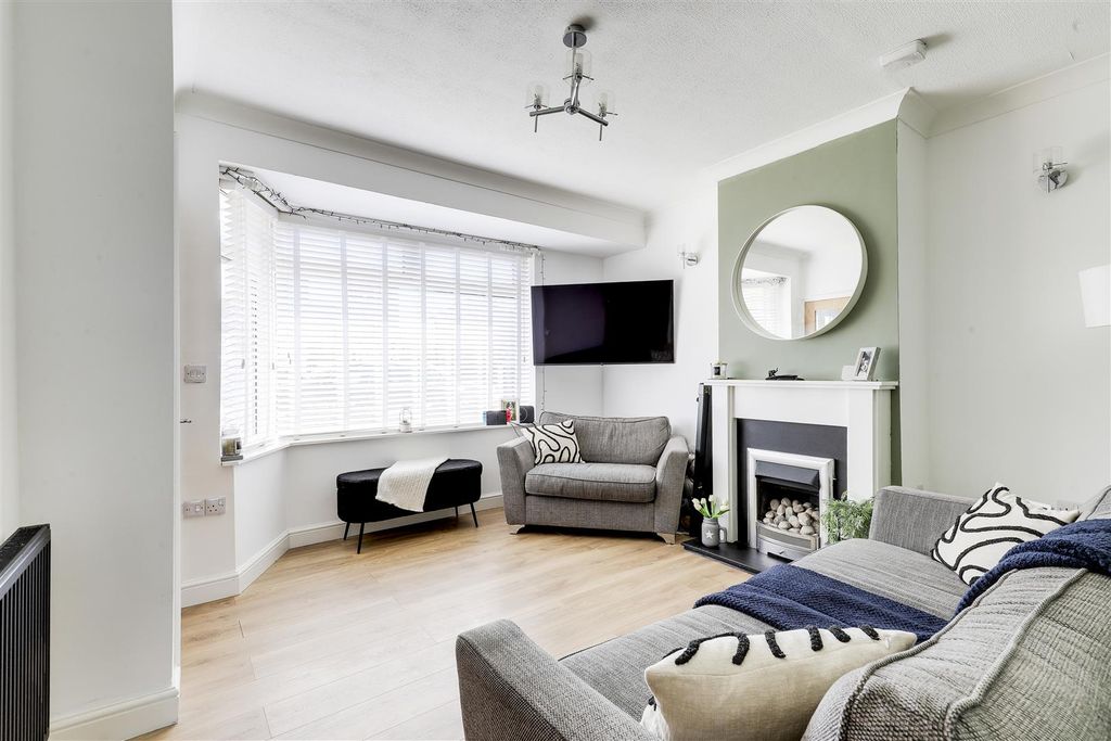 Property photo 2 of 16 4959.Jpg