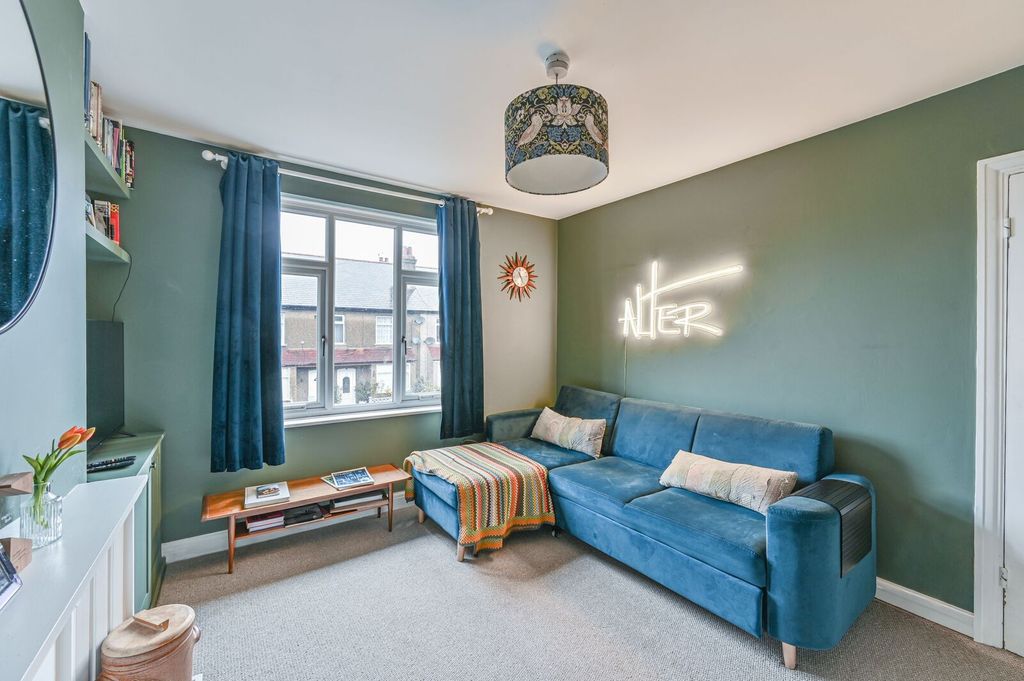 Property photo 1 of 17