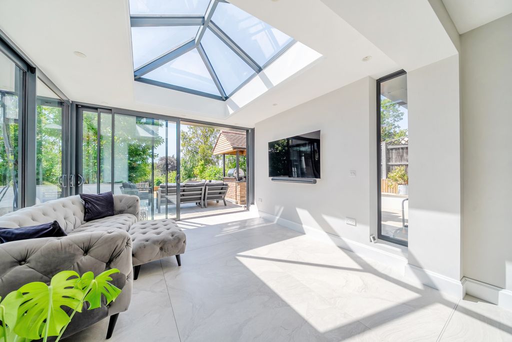 Property photo 2 of 18 1503988-13-6A7B10...