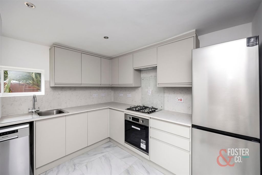 Property photo 3 of 23 Wolesley Road 33-016.Jpg
