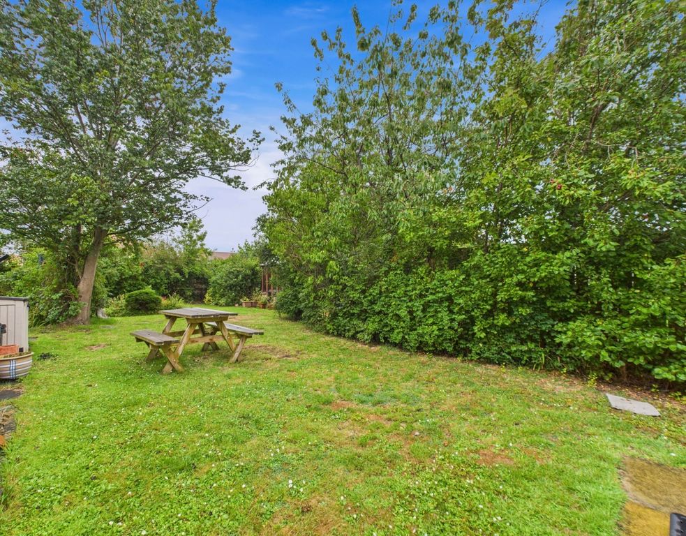 Property photo 2 of 20 Cam02195G0-Pr0081-Still054