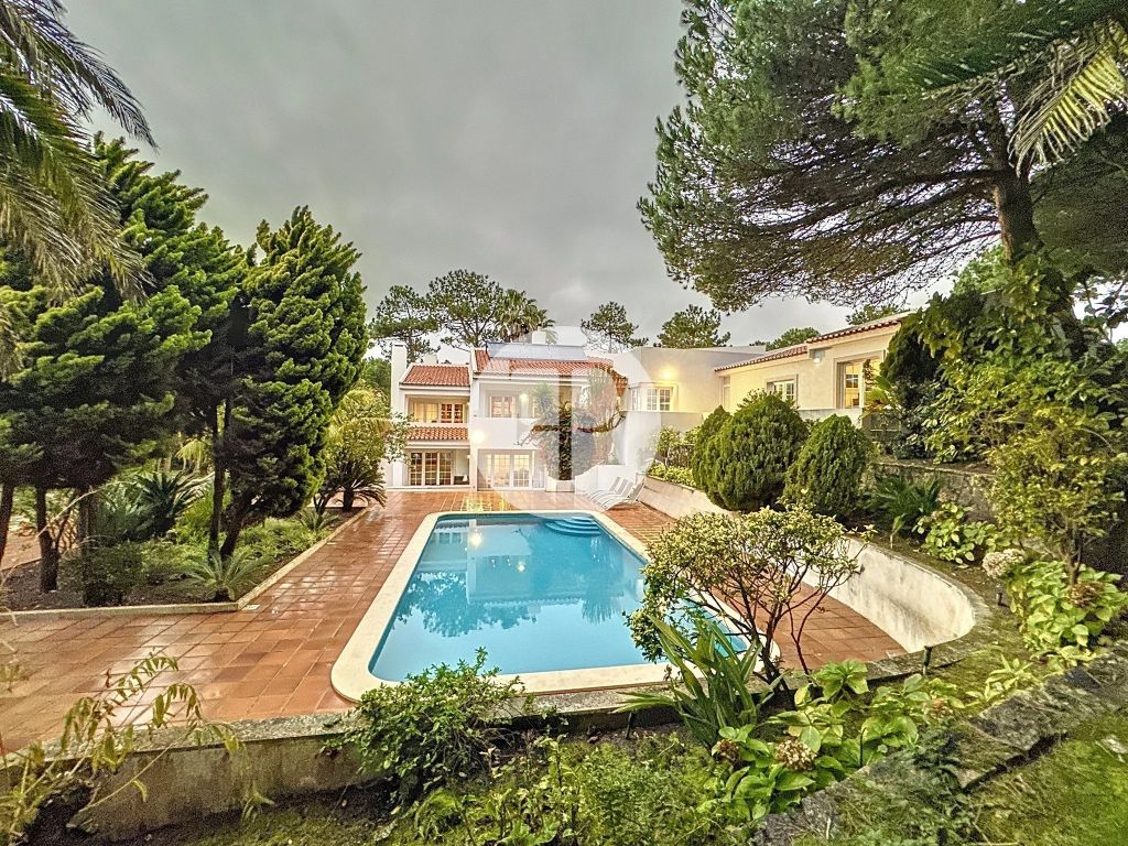 Property photo 2 of 76