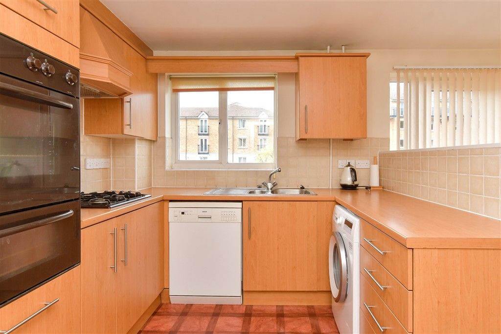 Property photo 2 of 12 Kitchen/Breakfast Room