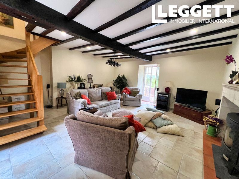 Property photo 3 of 10