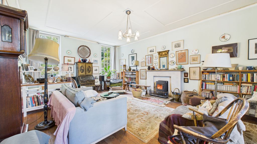 Property photo 3 of 13 Gallery