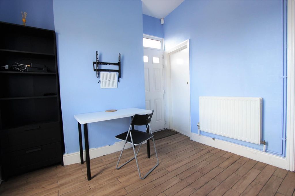Property photo 3 of 10 3. Dining Room .Jpg
