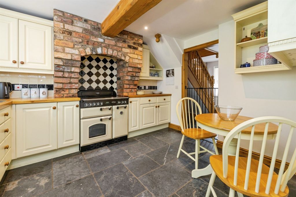 Property photo 3 of 18
