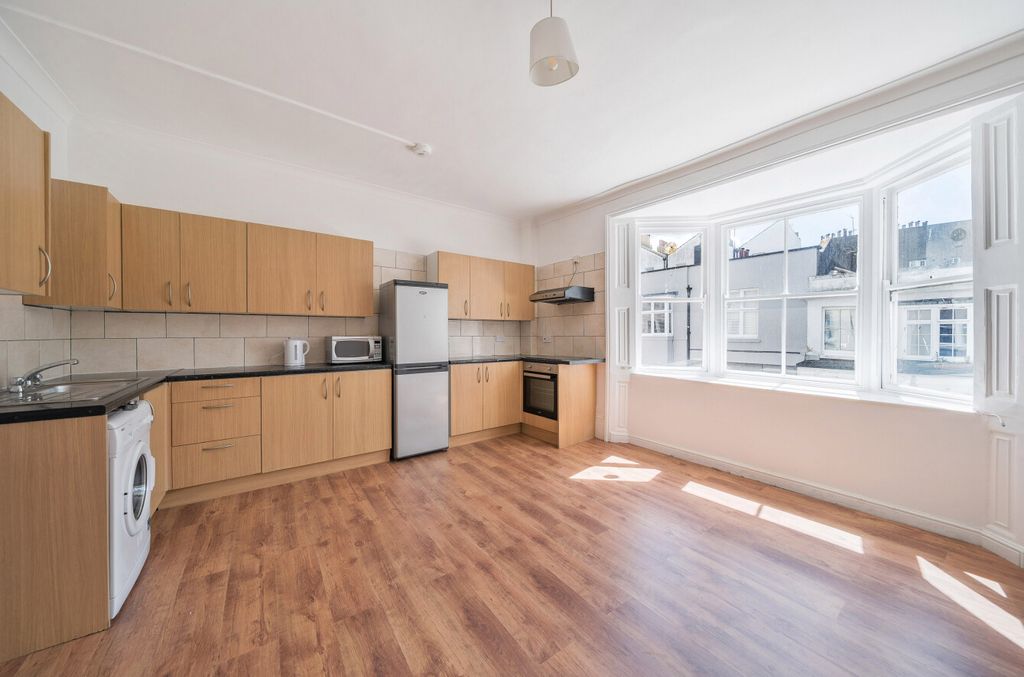 Property photo 1 of 14 1465076-4-6A06E35...