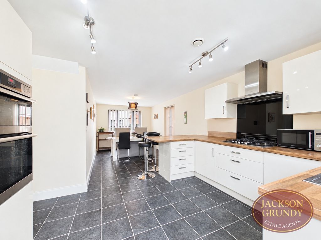 Property photo 3 of 21 Fitzerald Road