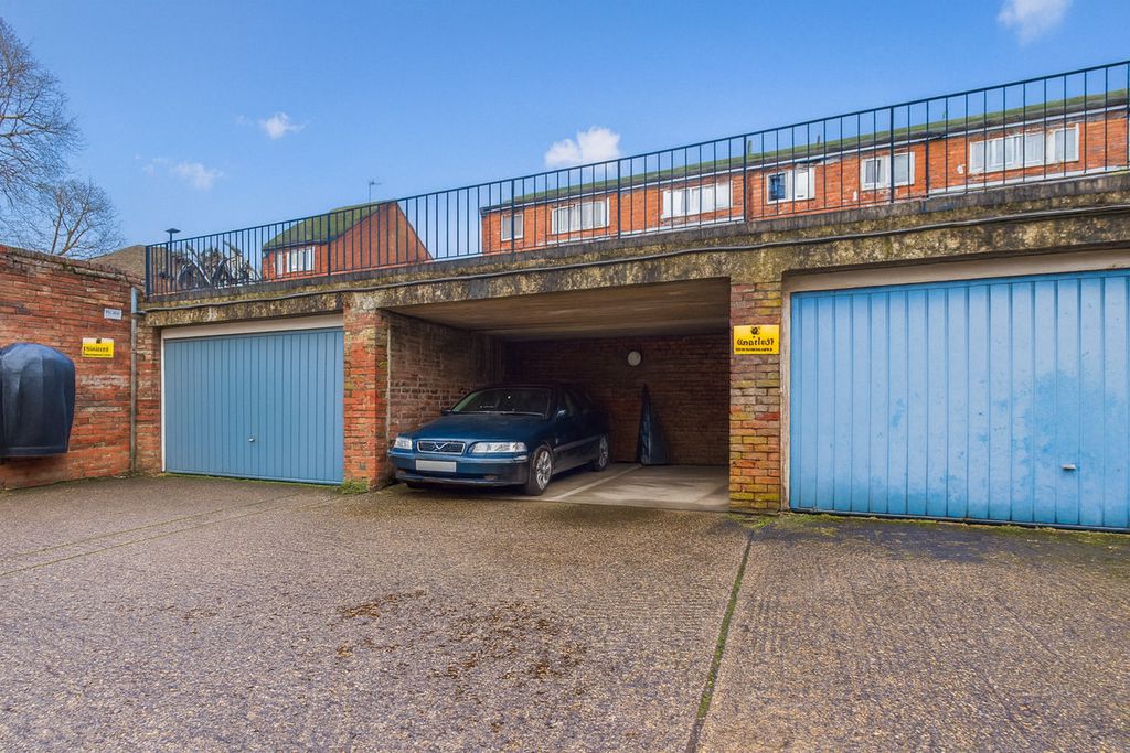 Property photo 3 of 11