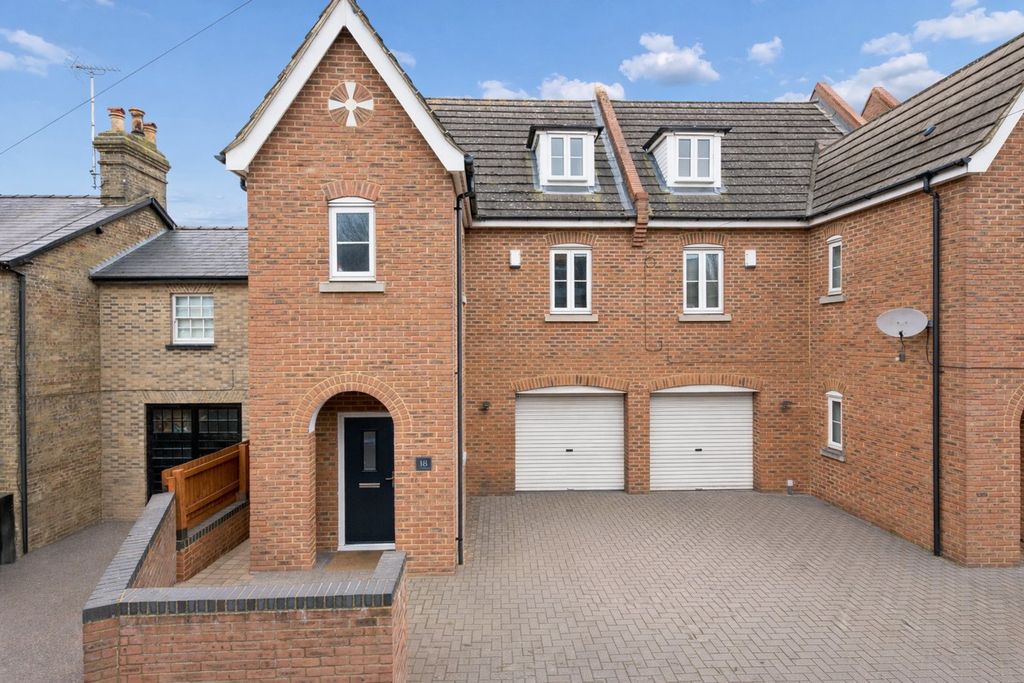 Property photo 1 of 21