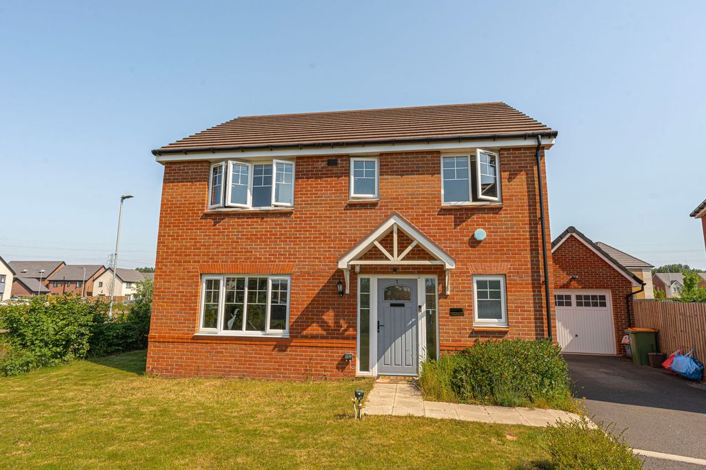 Property photo 1 of 43