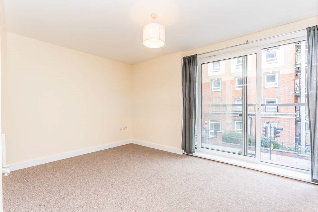 Property photo 3 of 8