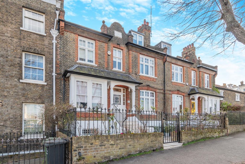 Property photo 1 of 27 8639843-Exterior08.Jpg