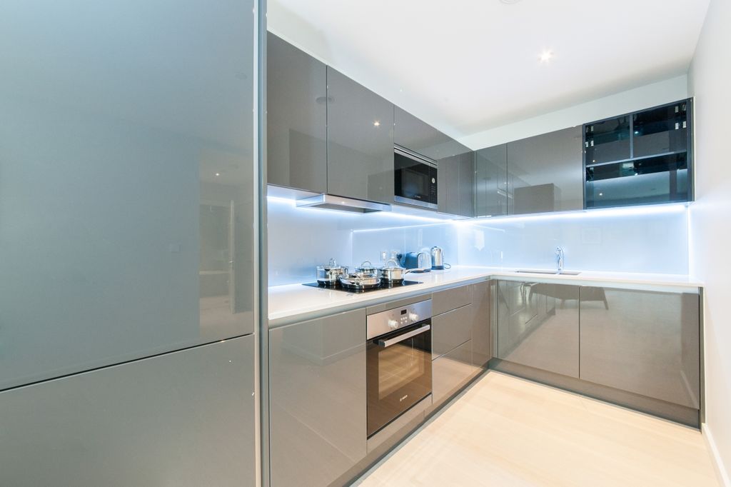 Property photo 3 of 7 Kitchen