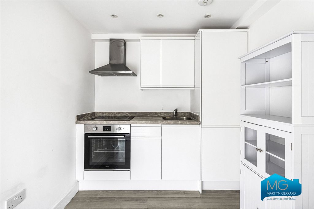 Property photo 2 of 6 Picture No. 10