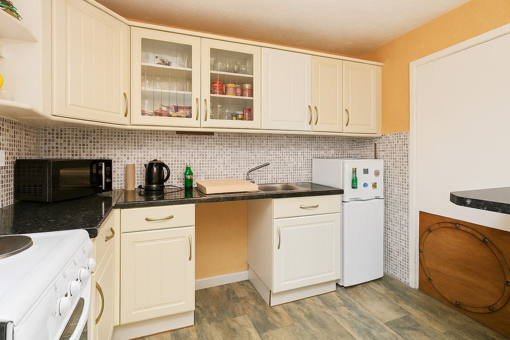 Property photo 3 of 14