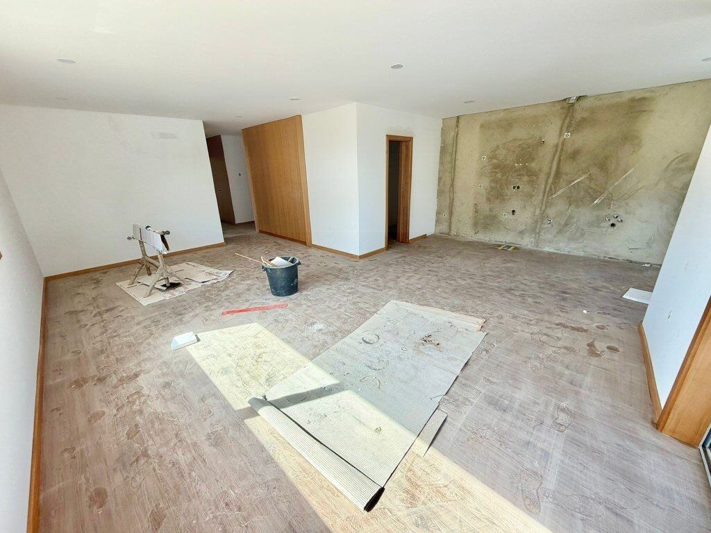 Property photo 1 of 24 Two-Bedroom Apartment New With Two Facades, 131m2, Balcony And Parking Space - Nogueira Da Regedoura