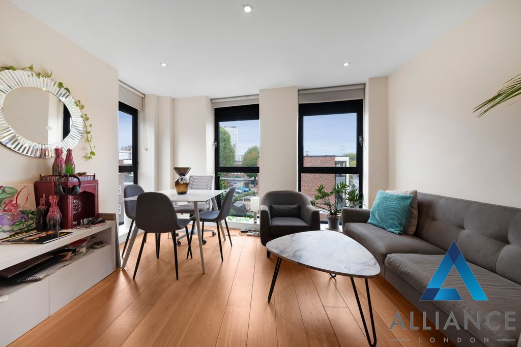 Property photo 2 of 14