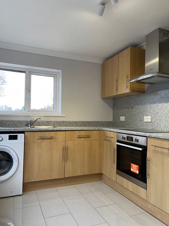 Property photo 2 of 12 Kitchen