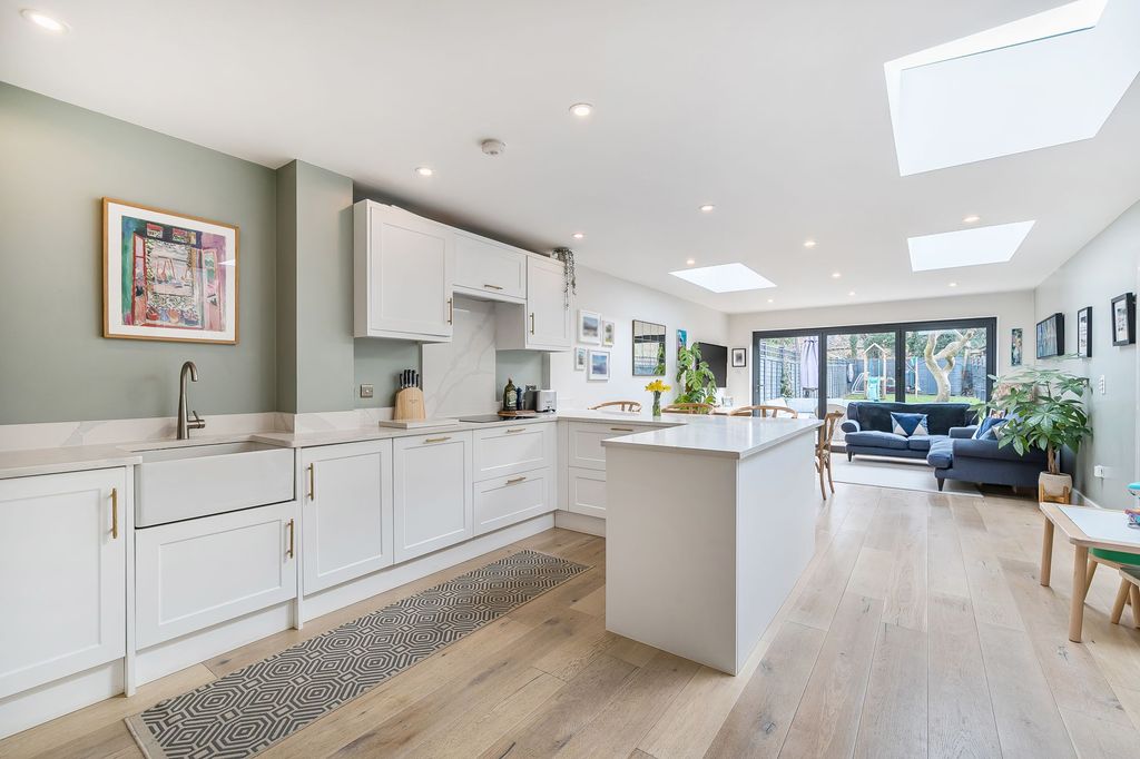 Property photo 1 of 26