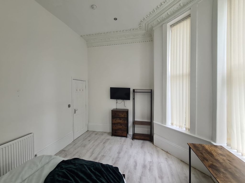 Property photo 2 of 29